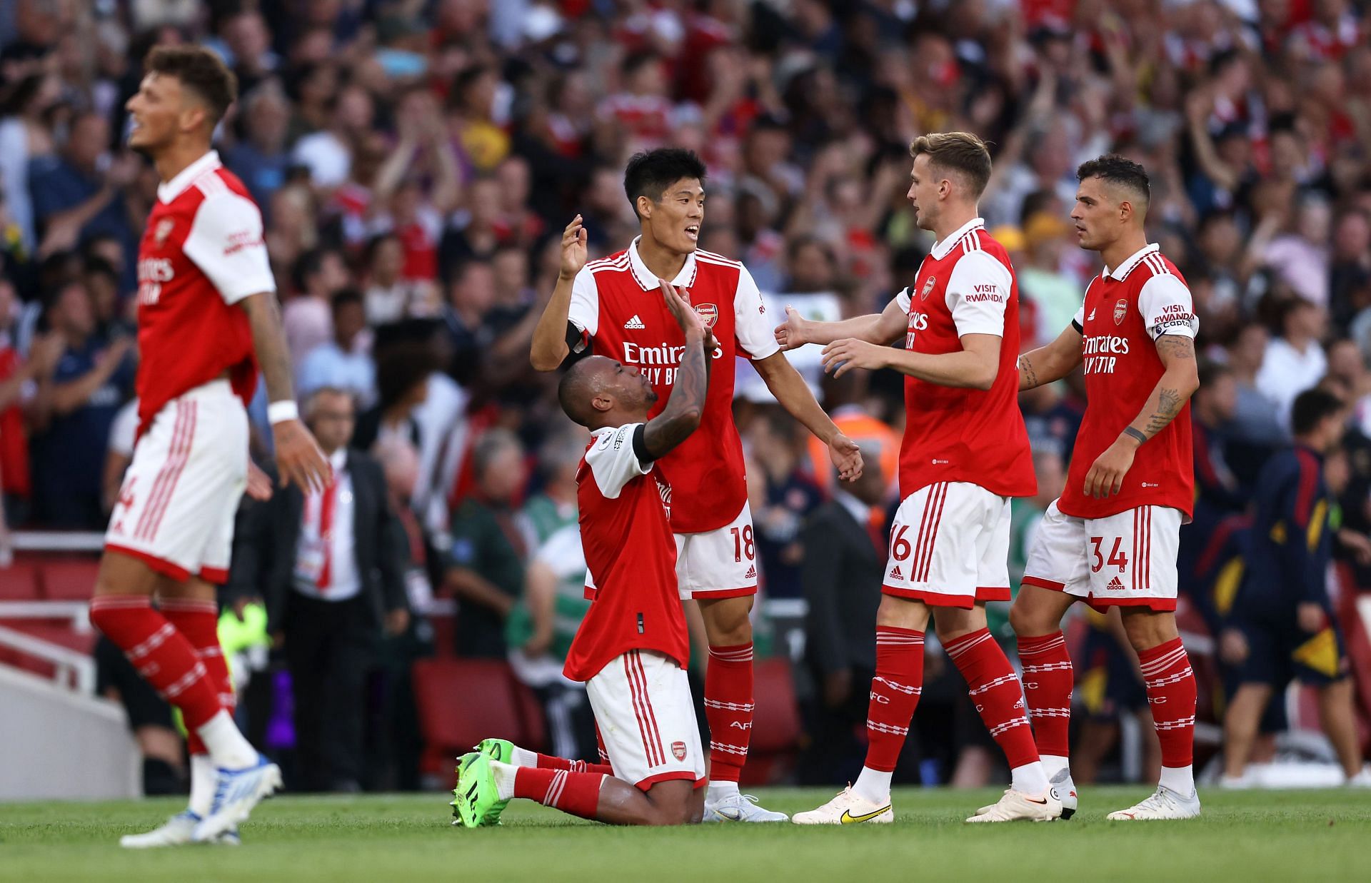 Arsenal FC v Fulham FC - Premier League